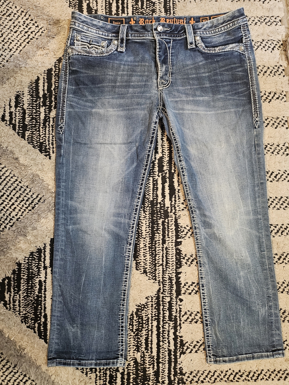 Rock Revival Women's Ankle Cropped Jeans in Faded Blue Wash